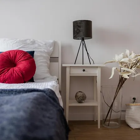 Pod Skrzydlami - Centrum - 24h